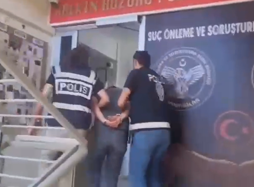 Karabağlar’da uyuşturucu hükümlüsü yakalandı: 18 yıl hapis cezasıyla aranıyordu