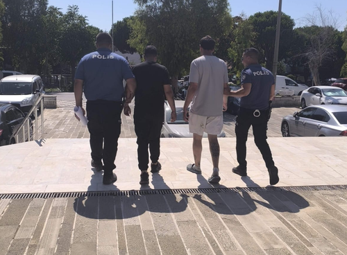 Foça'da polise saldıran 2 şüpheli tutuklandı!