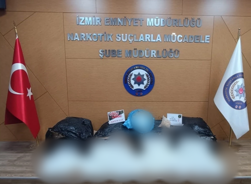 İzmir’de narkotik operasyonu: 196 bin yasaklı madde geçirildi