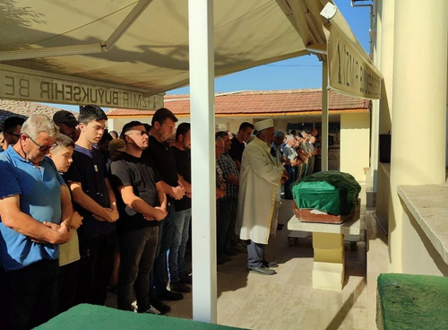 Ödemiş'teki otomobil kazasında ölen 25 yaşındaki genç son yolculuğuna uğurlandı