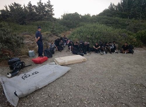Çeşme’de ortak operasyon: 16 düzensiz göçmen yakalandı