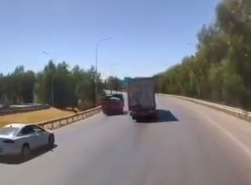 Otogar Kavşağı’nda hatalı şerit değişikliği tepki çekti