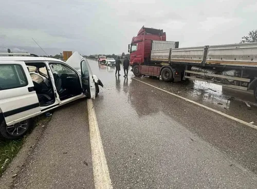 Ödemiş'te hatalı sollama can aldı: 1 ölü, 1 ağır yaralı