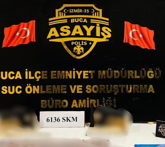 Buca’da zehir tacirlerine operasyon: 5 kişi yakalandı