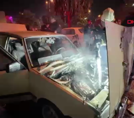 Aydın’da park edilen otomobil saniyeler içinde alev aldı