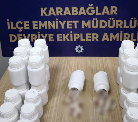 Karabağlar’da yasaklı madde baskını: 2 şüpheli yakalandı