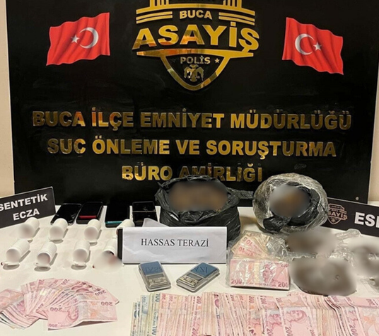 Buca’da yasaklı madde baskını: 8 gözaltı