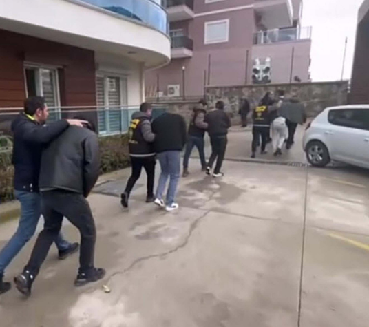 İzmir merkezli yasa dışı bahis operasyonunda 49 tutuklama