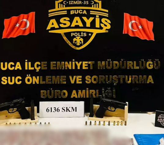 Buca polisinden büyük operasyon: 110 kişi yakalandı, çok sayıda silah ele geçirildi