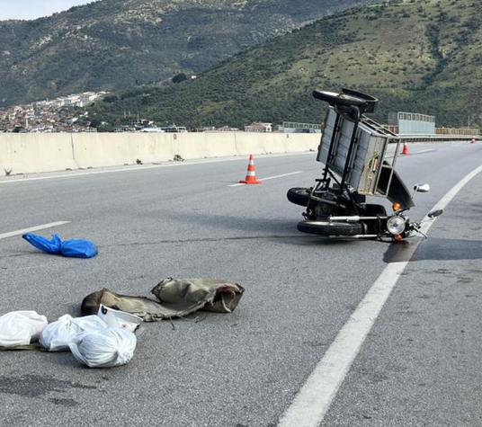 Bayındır'da sepetli motosiklet otomobille çarpıştı: 1 yaralı