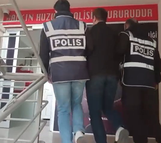 10 yıl kesinleşmiş ceza ile aranan şahıs Karabağlar’da yakalandı