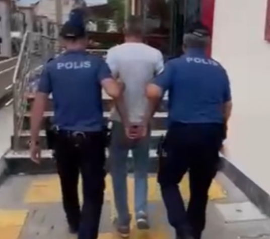 34 yıl kesinleşmiş hapis cezasıyla aranıyordu: Karabağlar’da yakalandı