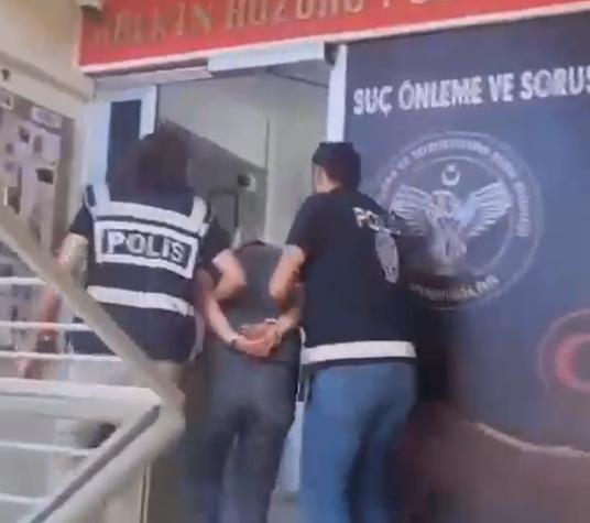 Karabağlar’da uyuşturucu hükümlüsü yakalandı: 18 yıl hapis cezasıyla aranıyordu