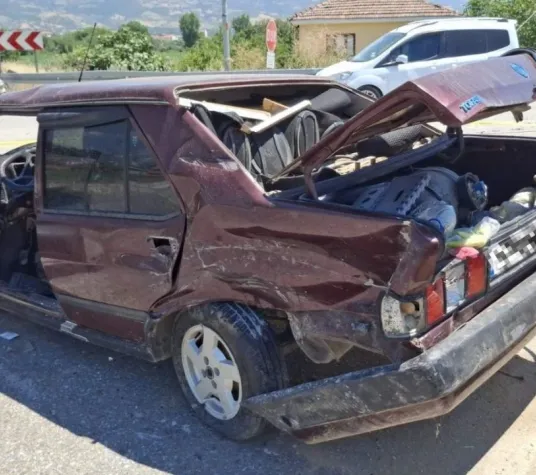 Kiraz'da feci kaza! 3 ay önce oğlunu kaybeden anne yoğun bakıma alındı