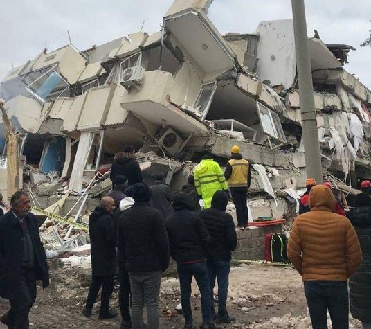 31 kişinin öldüğü Arı Apartmanı davası 3 yıl 8 ay sonra açıldı