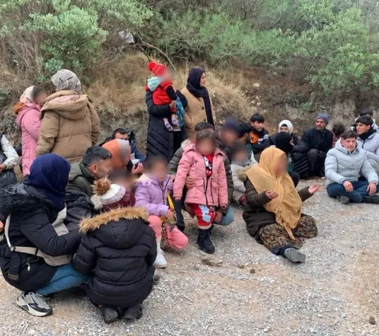 Seferihisar’da 37 kaçak göçmen yakalandı: 1 kişi tutuklandı