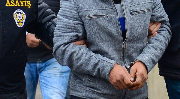 Ödemiş’te markete uyuşturucu baskını: 2 kişi tutuklandı