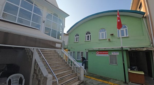 Cami tuvaletinde cansız beden bulundu