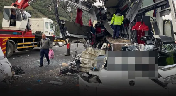 İzmir–Gaziantep seferinde feci kaza: Çok sayıda ölü ve yaralı