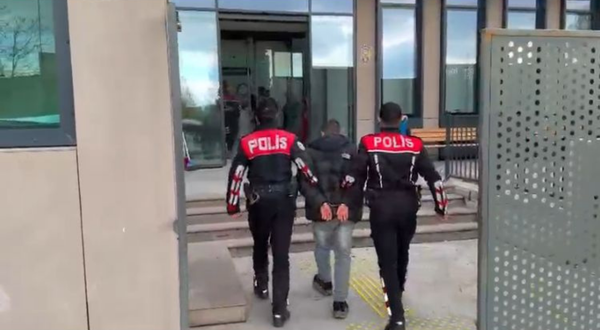 17 yıl hapis cezası bulunan firari İzmir’de yakalandı