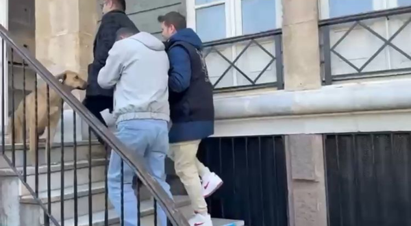 52 dosyası olan şüpheli İzmir’de adli mercilere sevk edildi