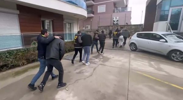 İzmir merkezli yasa dışı bahis operasyonunda 49 tutuklama