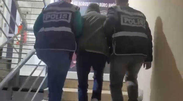 Karabağlar’da operasyon: 10 yıl hapis cezası bulunan hükümlü yakalandı