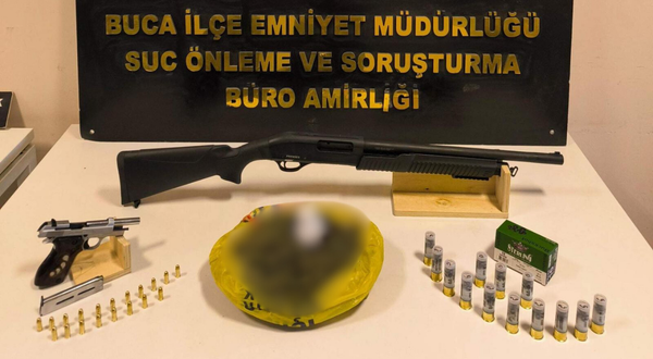 Buca’da polis baskını: Ruhsatsız silah ve yasaklı maddeyle yakalandı