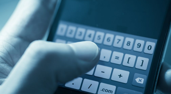 “Gazileri seviyorum” dedi, fırsat bulup telefonu alıp kaçtı