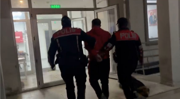 16 yıl 8 ay hapis cezası bulunan şüpheli İzmir polisinden kaçamadı
