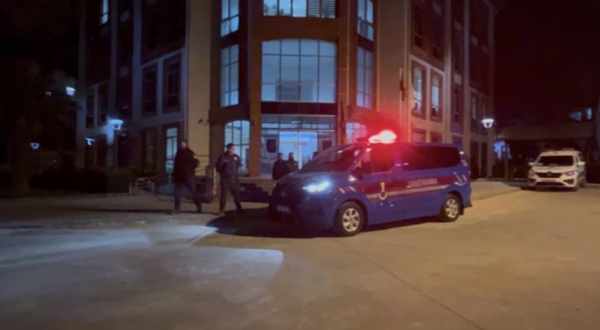 Bayındır’da polise mukavemet: 3 polis yaralandı, 4 şüpheli tutuklandı