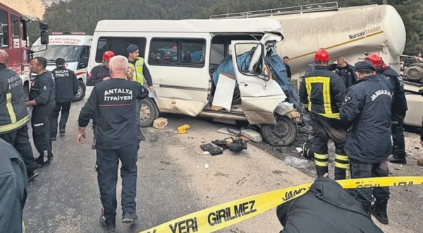 Otoyolda can pazarı yaşandı: 7 ölü 7 yaralı