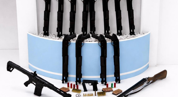 Menderes’te silah kaçakçılığına darbe: 12 pompalı tüfek ele geçirildi, 1 gözaltı