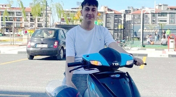 Motosiklet ile otomobil çarpıştı: 15 yaşındaki sürücü hayatını kaybetti