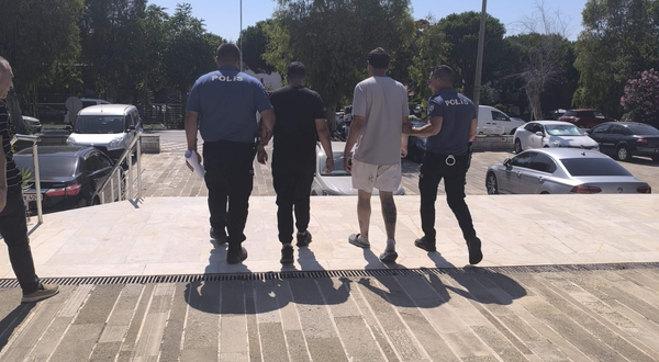 Foça'da polise saldıran 2 şüpheli tutuklandı!