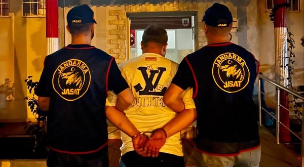 JASAT’tan Seferihisar’da nefes kesen operasyon: 21 aydır aranan şahıs yakalandı!