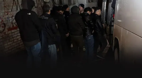 Çeşme’de 22 düzensiz göçmen yakalandı