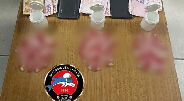 İzmir’de bir haftada bilanço: 72 kişi tutuklandı, 6 bin 890 uyuşturucu hap ele geçirildi