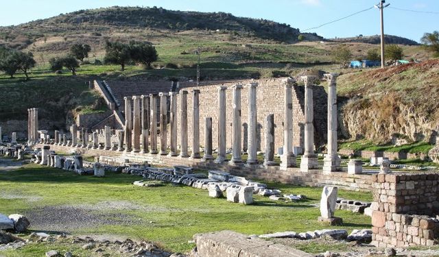 İlk psikiyatri hastanesi İzmir'in hangi ilçesinde kuruldu?