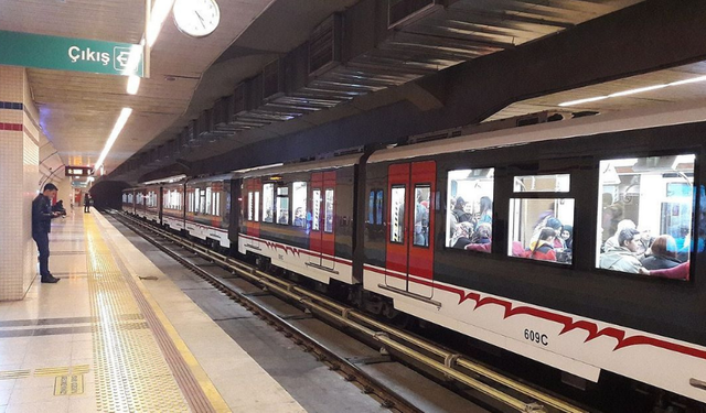 İzmir 21 Kasım metro sefer saatleri