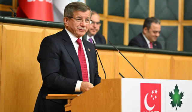 Ahmet Davutoğlu kürsüde ağladı: 5 canın hesabını nasıl vereceğiz?