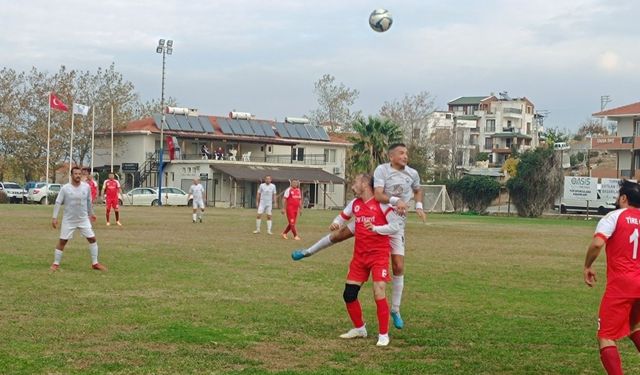 Foça Belediye Masterler Lig’de fırtına gibi esiyor