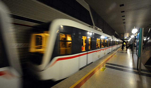 İzmir 19 Kasım metro sefer saatleri