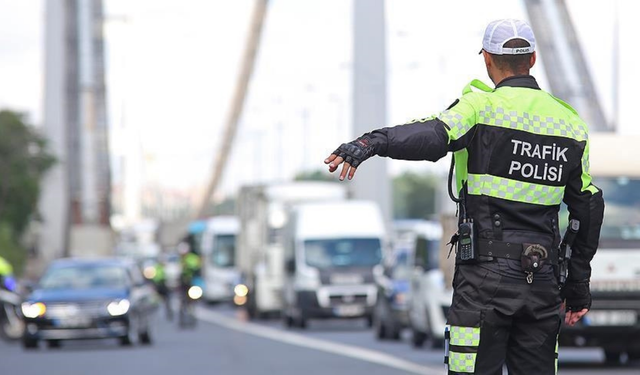 İzmir Trafik Birimleri il genelinde 11-17 Kasım 2024 trafik denetim sonuçları paylaştı!