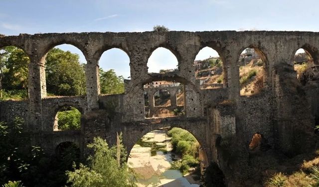 Kızılçullu Su Kemerleri: İzmir’in tarihi mirası