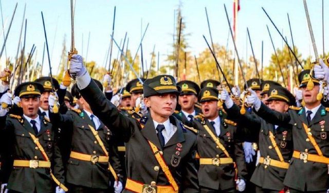 Teğmen Deniz Demirtaş ikinci kez ordudan çıkarıldı: O isim sahip çıktı