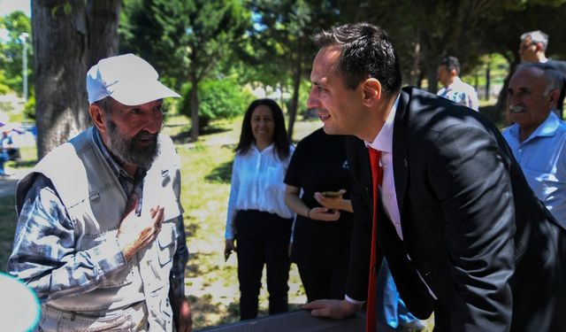 İzmir Bornova Belediyesi’nden kış desteği: İhtiyaç sahiplerine yakacak yardımı başladı