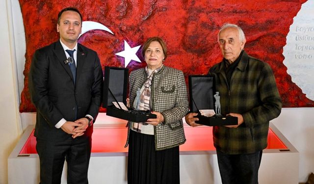 Bornova Belediyesi’nden Ata Anı Evi'ne tarihi bağış!