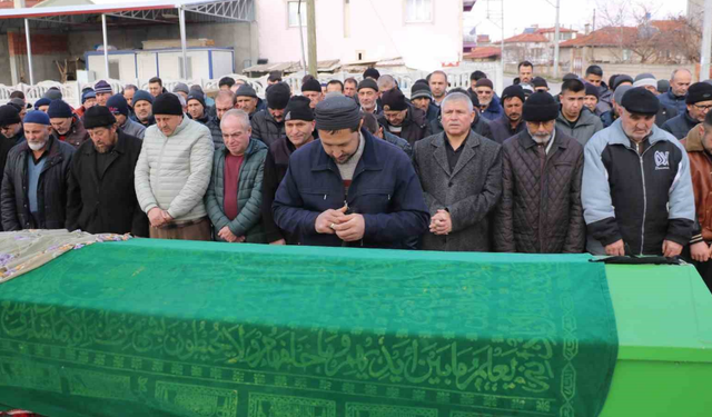 Genç öğretmen trafik kazasında hayatını kaybetti