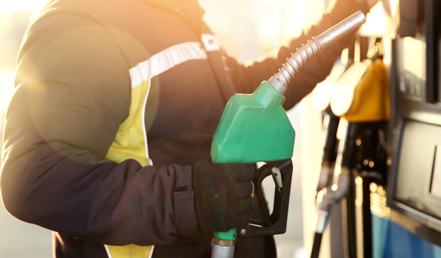 Araç sahiplerine müjde: Akaryakıta çifte indirim geliyor!